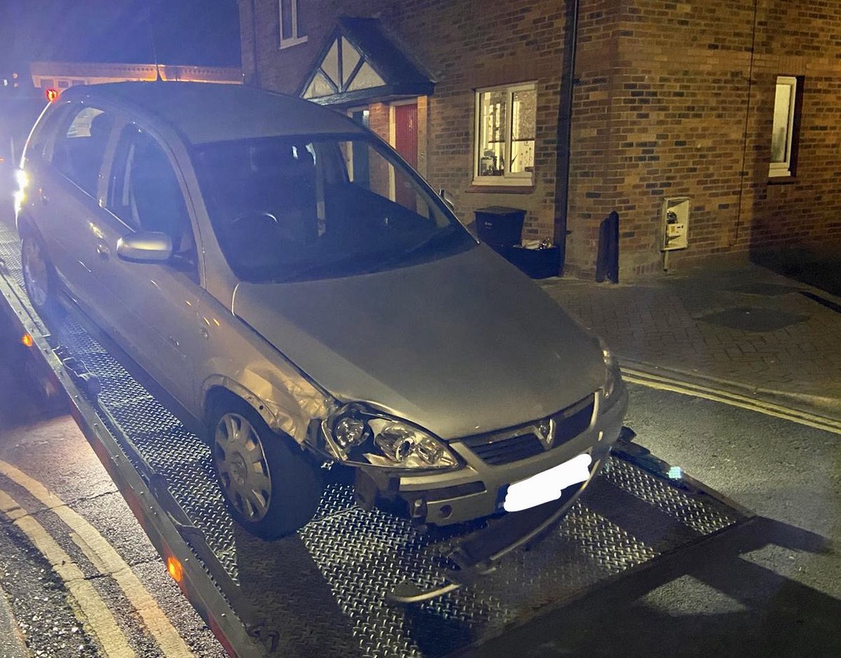 OscarRomeo1268's tweet photo. Failing to stop for my @NYorksRPG team, crashing into parked cars & then fleeing the scene doesnβt mean you wonβt get caught or have your car seized. It makes us more determined to find you #OneInTheBin #TeamNYP https://t.co/TdWwZAHuHU