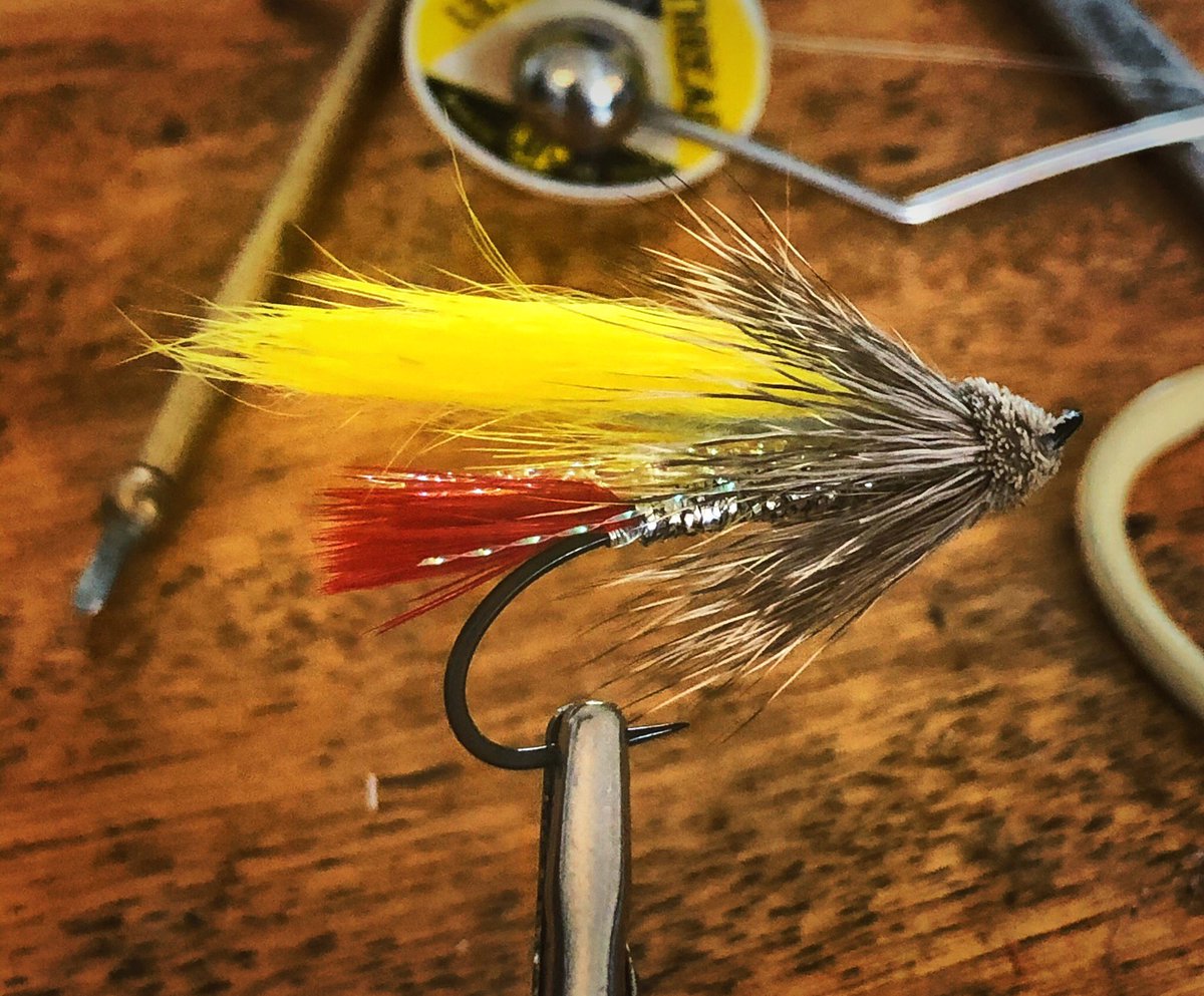 DortMatt's tweet image. Getting back into fly tying and starting to shake the rust off with Muddler Minnows #flytying #muddler #muddlerminnow #atlanticsalmonfishing #art #novascotia #socialdistancing