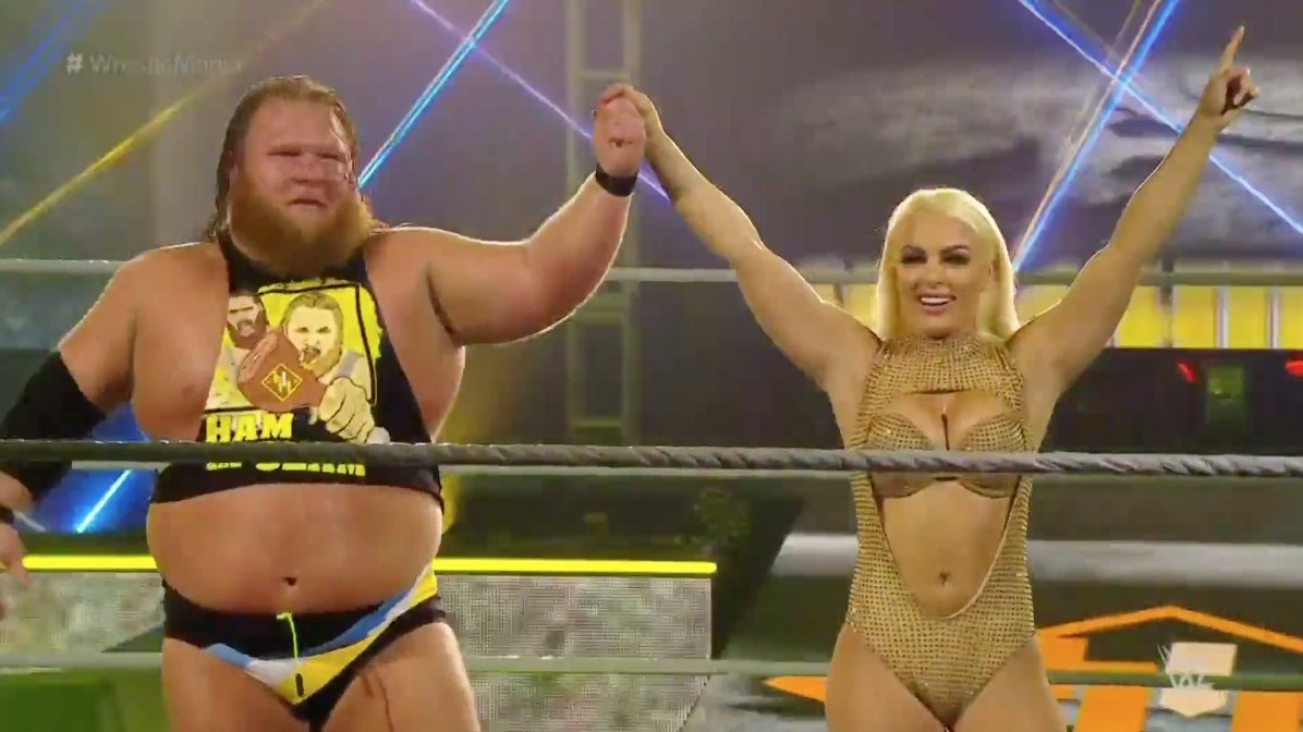 wweontnt's tweet photo. A modern-day Randy Savage and Ms. Elizabeth moment ❤️

#WrestleMania https://t.co/OtWM59MB6a