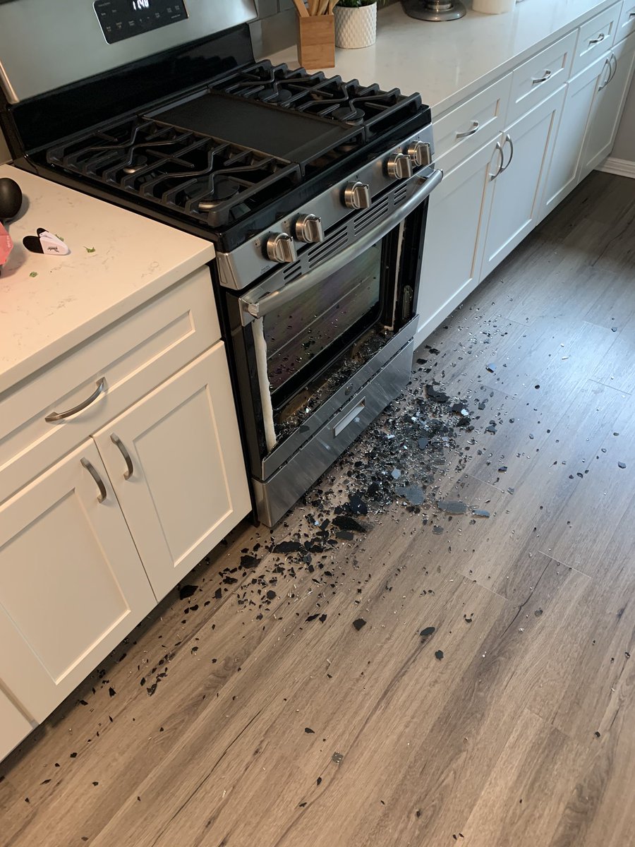 NatalieMerrick's tweet photo. @GE_Appliances please let me know who to contact for an 18 mo old range whose front glass shattered randomly while not in use. Thank you. https://t.co/9JhFfBn2gT
