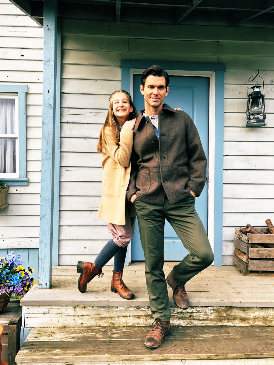 jaedalilymiller's tweet photo. I’d tell this guy anything 😁@kevin_mcGarry #allie #unclenathan #WhenCallstheHeart #hearties @hallmarkchannel @SCHeartHome @WCTH_TV https://t.co/ldXx4BX2Ve