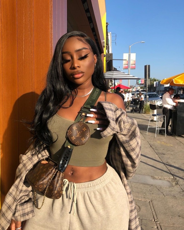 AboutGals tweet media