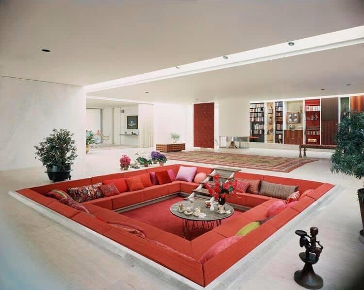 honeyicedtee_'s tweet photo. conversation pits need to make a comeback. https://t.co/JRRjZTDRD4