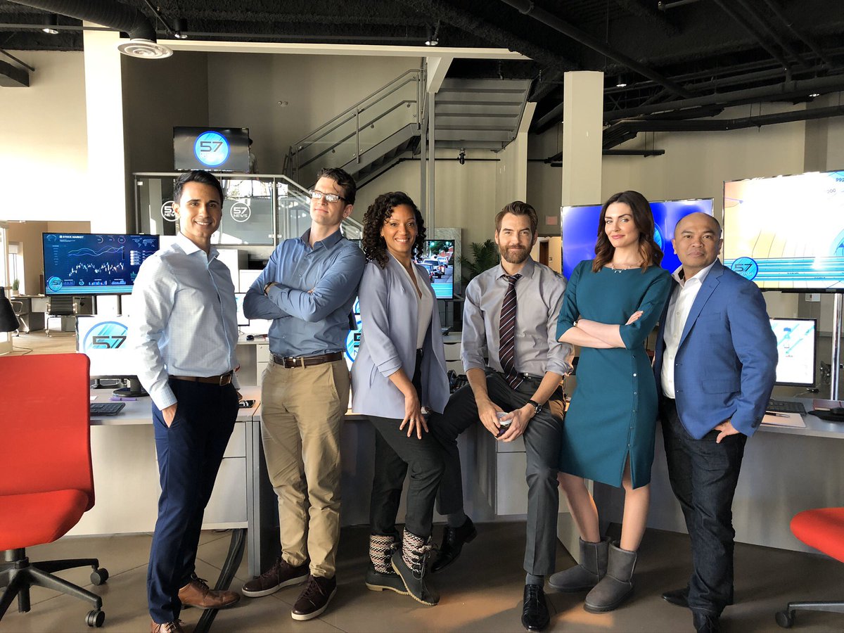 Allscreensqueen's tweet photo. Check us out @hallmarkmovie tonight 9et/8ct/6pt for the premiere of #RubyHerring 3. Murder mystery with a great cast @TaylorCole @migmacario @stephenhuszar, @KarenHolness, @JamesKot ,@Teashen https://t.co/4kua5c3EjC