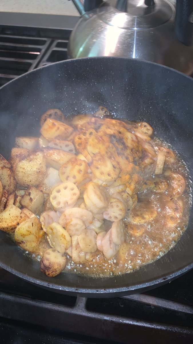 KapuriaMD's tweet photo. #cookingwithcovid ala @stevenbollipo can anyone guess this vegetable?? https://t.co/yrapnbcD3j