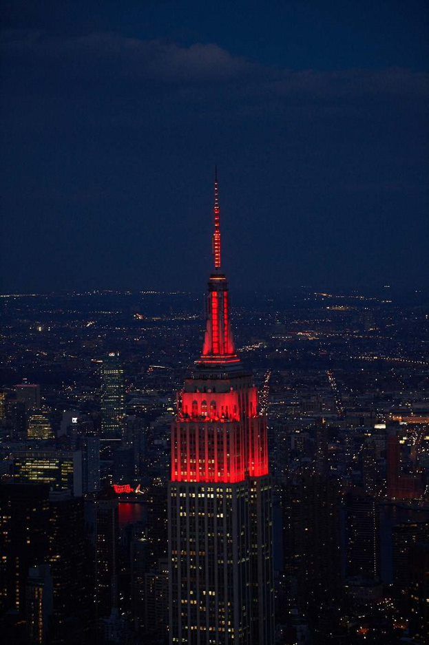 GreeceinNewYork's tweet image. As we watch one of #NewYork landmarks @EmpireStateBldg lit heartbeat honouring #FightAgainst this #pandemic we @GreeceinNewYork feel the need to shout out loud #NewYorkTough we will #BeatCovidTogether #StopTheSpread @NYGov @NYCMayorsOffice