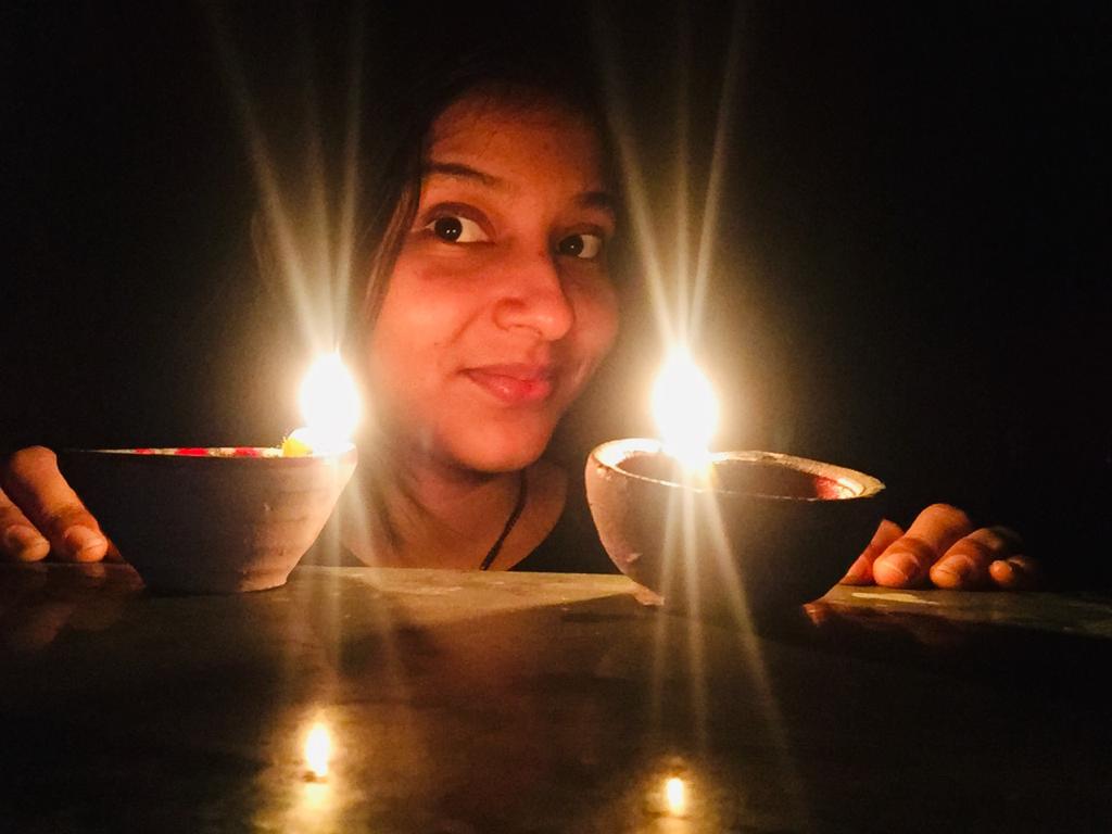 _imkomal's tweet photo. #iSupportLampLighting because there is scientific knowledge of Indian Vedas that It burns away all the bacteria and virus, purifying the surroundings & helps to fight against diseases like #Coronavirus.
@narendramodi
#FightAgainstCoronavirus
#9baje9mintues
#MondayMotivaton https://t.co/iainb014Oi