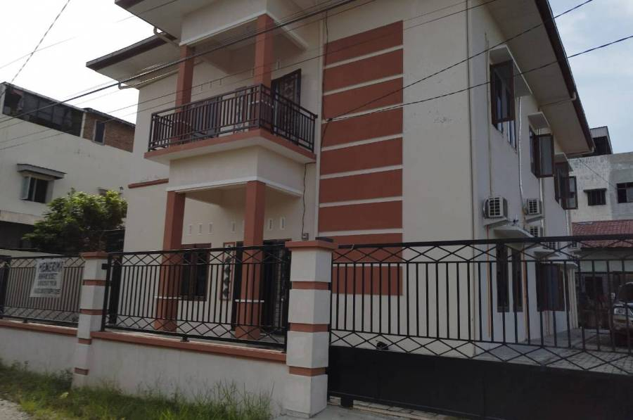 Kost khusus putra degan lokasi yang strategis di Pulo Brayan Medan, dekat dengan pintu tol Tanjung Mulya dan minimarket. Fasilitas: perabot, AC, kamar mandi dalam, wifi, free laundry, parkir kost.co/27820 #kostmedan #kosmedan #kosttanjungmulya #sewakost