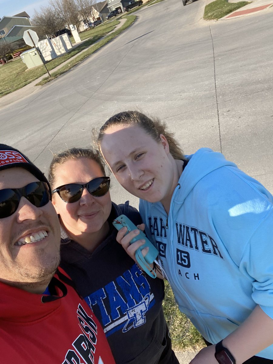 DJKDuBOmaha's tweet photo. Best part of OUR walk coming across our daughter doing her workout! She has came a long way to BETTER HERSELF & it helps to get us to BETTER OURSELVES! 3 mi walk Yes Please! #05APRIL #CREATINGmemories #EXCUSESorRESULTS #FITfam #1dayATaTIME #BLOGGER #SUNDAYblessings #inspireDAILY https://t.co/3UCbOgFQPH