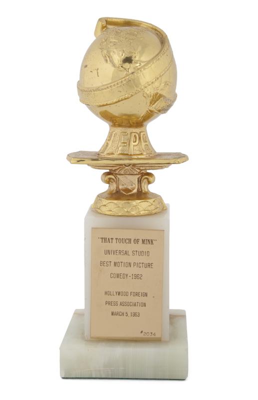 JuliensAuctions's tweet photo. SOLD for $31,250! Doris Day's Golden Globe Award for "That Touch Of Mink" from 1962.

Sold today in our "Property From The Estate Of Doris Day" auction taking place live online at Julien's Live all weekend.

#DorisDay #Auction #Memorabilia #Hollywood #JuliensAuctions #DDAF https://t.co/BAfHeaTBxa