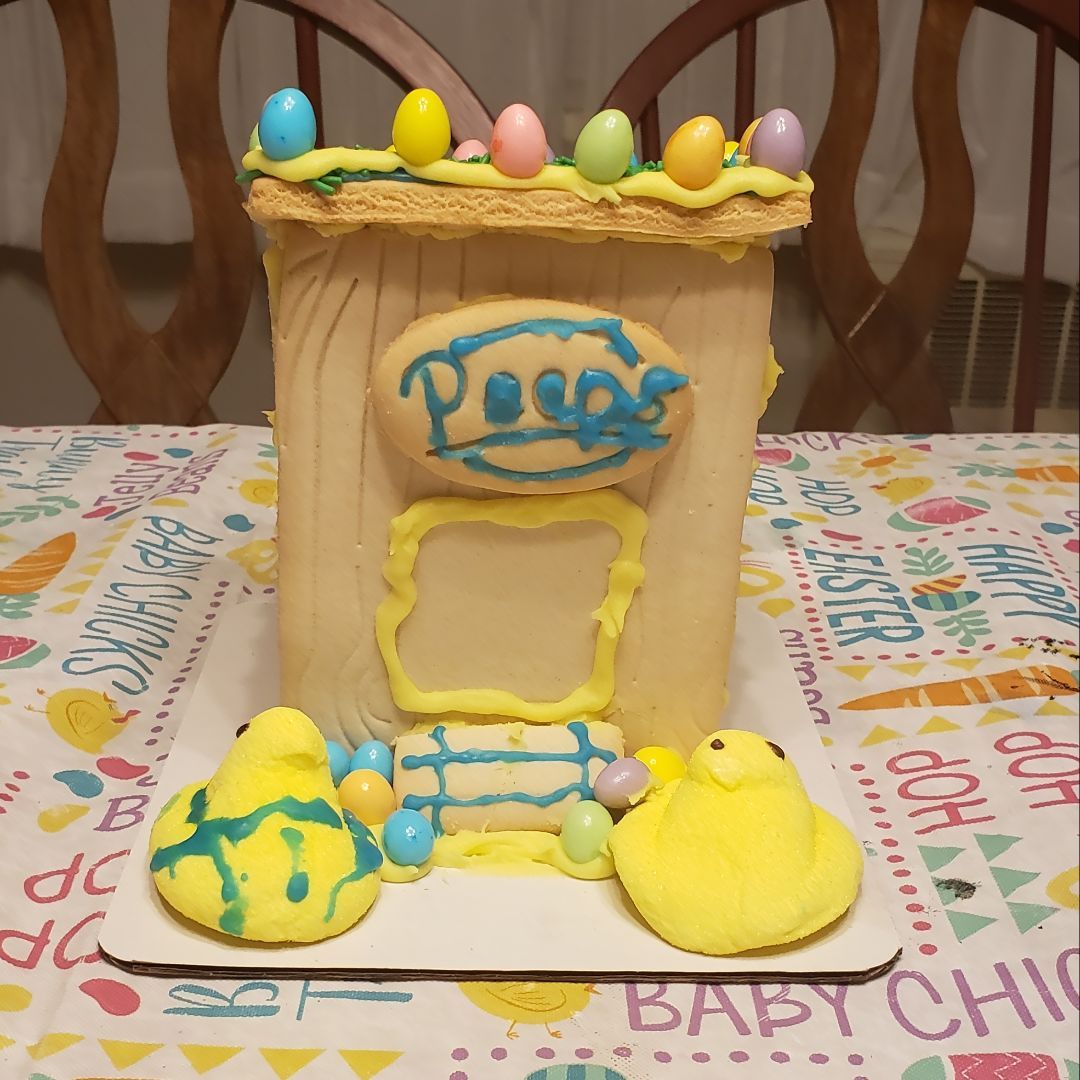 cari_r_85's tweet photo. Made an Easter peep house tonight. We usually make one out of graham crackers and icing but this was much easier. #influenster #peeps #easter https://t.co/Y3SEgN3jiT https://t.co/KXqVHRtl77