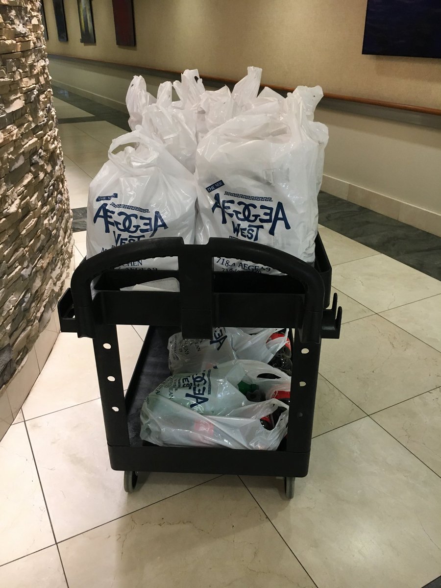 Thank you to Michael representing Aeggea West Greek Kitchens for coming in 2 hours early to prepare meals for delivery to our PEDS team! Your support in helping our staff to provide the best care is remarkable! Thank you for your amazing donations to New York Presbyterian Queens!