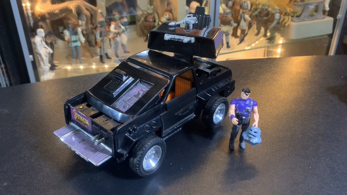 AwesomeGeekShow's tweet photo. Tonight, let’s take a look at the awesome Jackhammer from M.A.S.K. by Kenner. Complete with his driver, Cliff Dagger & Torch helmet
#VENOM #MASK #VintageToys #Jackhammer #CliffDagger #Bronko #80sCartoons #Kenner #80sToys
Take on VENOM here in this video:
https://t.co/ce5iuJHoRq https://t.co/va7JmVBNPB