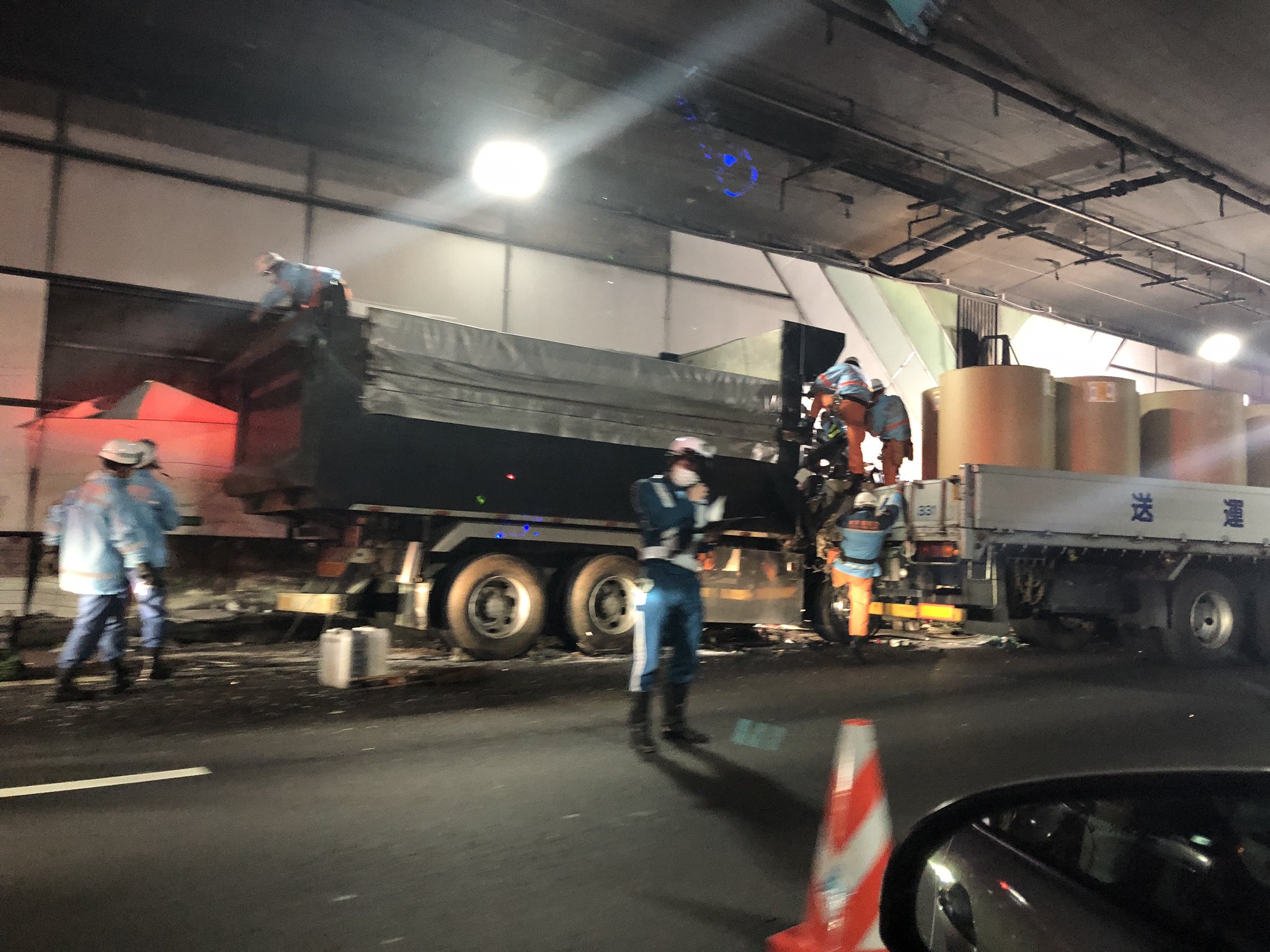 【事故】首都高 湾岸線 多摩川トンネルで事故 現地の画像や動画まとめ