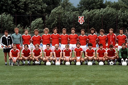 O Freiburger jogou a quarta temporada da 2. Bundesliga, o clube situado na cidade de Freiburg em Baden-Württemberg jogou por cinco oportunidades, a última na temporada 1981-82. Nos dias atuais vem jogando a Oberliga Baden-Württemberg, a quinta divisão alemãFoto: Kicker