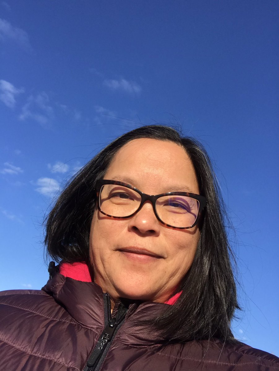ChristineYH's tweet photo. #getoutside βοΈ #SocialDistancing #mentalhealth #walkaroundtheblock #enjoythesun #pretendthatiamtall https://t.co/ecPuXbC48k