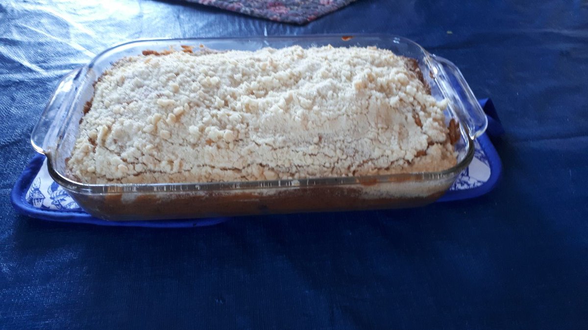 DeannaHarder's tweet photo. My Mommy baked a crumb cake for her and my Dad to enjoy. I am a 7 hour drive from them. ๐ญ๐ญ๐ญ๐ญ๐ญ๐ญ #isolationsnacks https://t.co/90CyifOewW