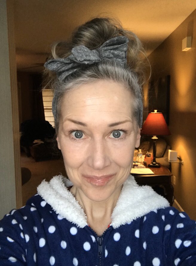 reyfornow's tweet photo. Ending the day with the annual no makeup/filter selfie. I’ve earned every line this year. And by that I mean literally these three months. Damn. https://t.co/Hurjn5AtqT