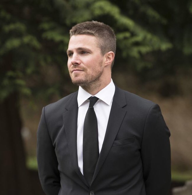 elijah mikaelson as oliver queen / green arrow