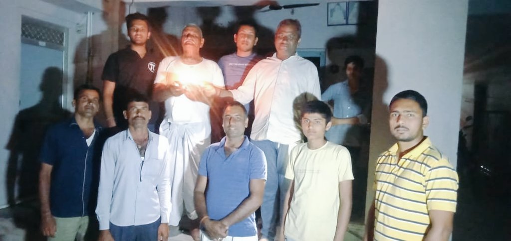 Radhakishan2002's tweet photo. Together we stand and together we will come out of this dark phase. Till then stay strong, stay safe ✨ #9Baje9Minute 
@narendramodi
#GoCoronaCoronaGo 
@ashokgehlot51 
@SachinPilot 
@hanumanbeniwal https://t.co/gCjja2dAWo