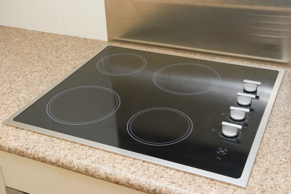 Jin Zixuan = this fucking thingThe glass cooktop is so beautiful. It is the next generation. Surely it will be better than its forefathers??Alas. It is a disappointment in terms of temp control. You WILL burn yourself on it, the way I just did!! USE A FUCKING GAS RANGE