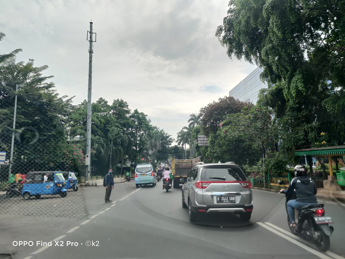Otw RS. Jakarta mulai rame seperti biasa lagi. Selama cuma berupa HIMBAUAN mana bisa sih? #DiRumahAjaYa #dirumahaja