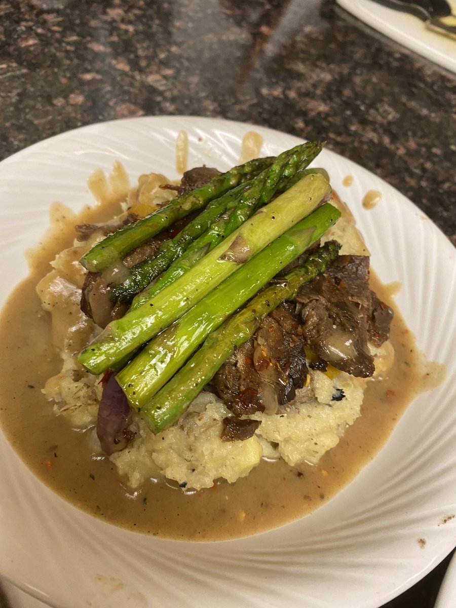 ampd_2's tweet photo. Mashed potatoes Sautéed steak sweet peppers and Italian sausage and seared asparagus Still taking orders in Lancaster and Palmdale pick-up only! https://t.co/JF7oFiJTbb