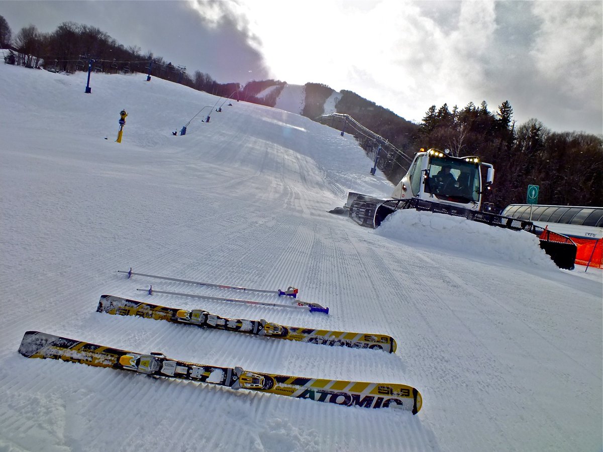 Tremblant360's tweet photo. Synthetic Ski Holiday Weekend, Special Edition, Saturday April 4, A “Best Of” Ski/Board Conditions Facsimile selection from our archives. “Visualize This”! If it was open, you just KNOW #Tremblant would be Great! https://t.co/Wh5MM97BVb . https://t.co/eYf2ePldLQ