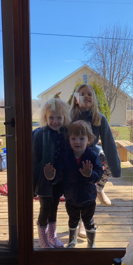 JennaJansen's tweet photo. Had the cutest quarantine visitors today ♥️ https://t.co/1jgrhrJAqK