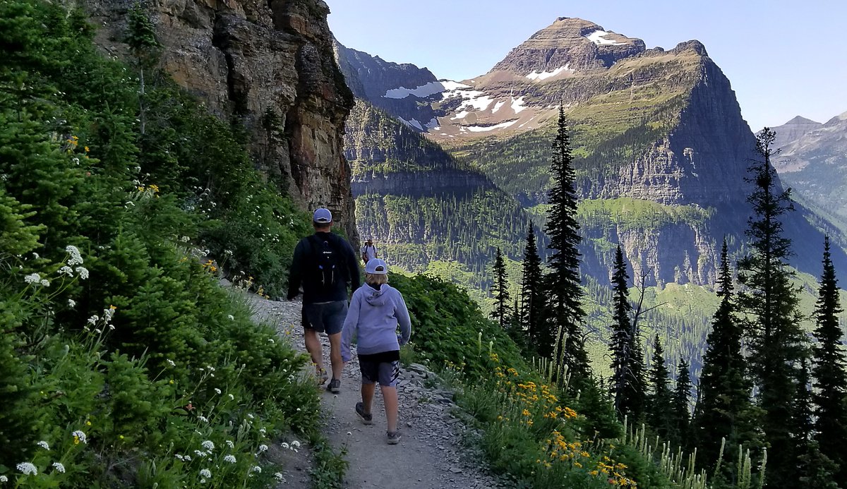 NDScribe's tweet photo. This week's JustSouthofSvelte is all about walking. Left foot, right foot, repeat. Simple, but so effective. Read, like, share, comment!  #LeftFoodRightFoot #JustMove #Walking #WalktheWalk #Fat2Fit #Fathlete https://t.co/0QxFf3AYq2 https://t.co/UZQWrbko0M