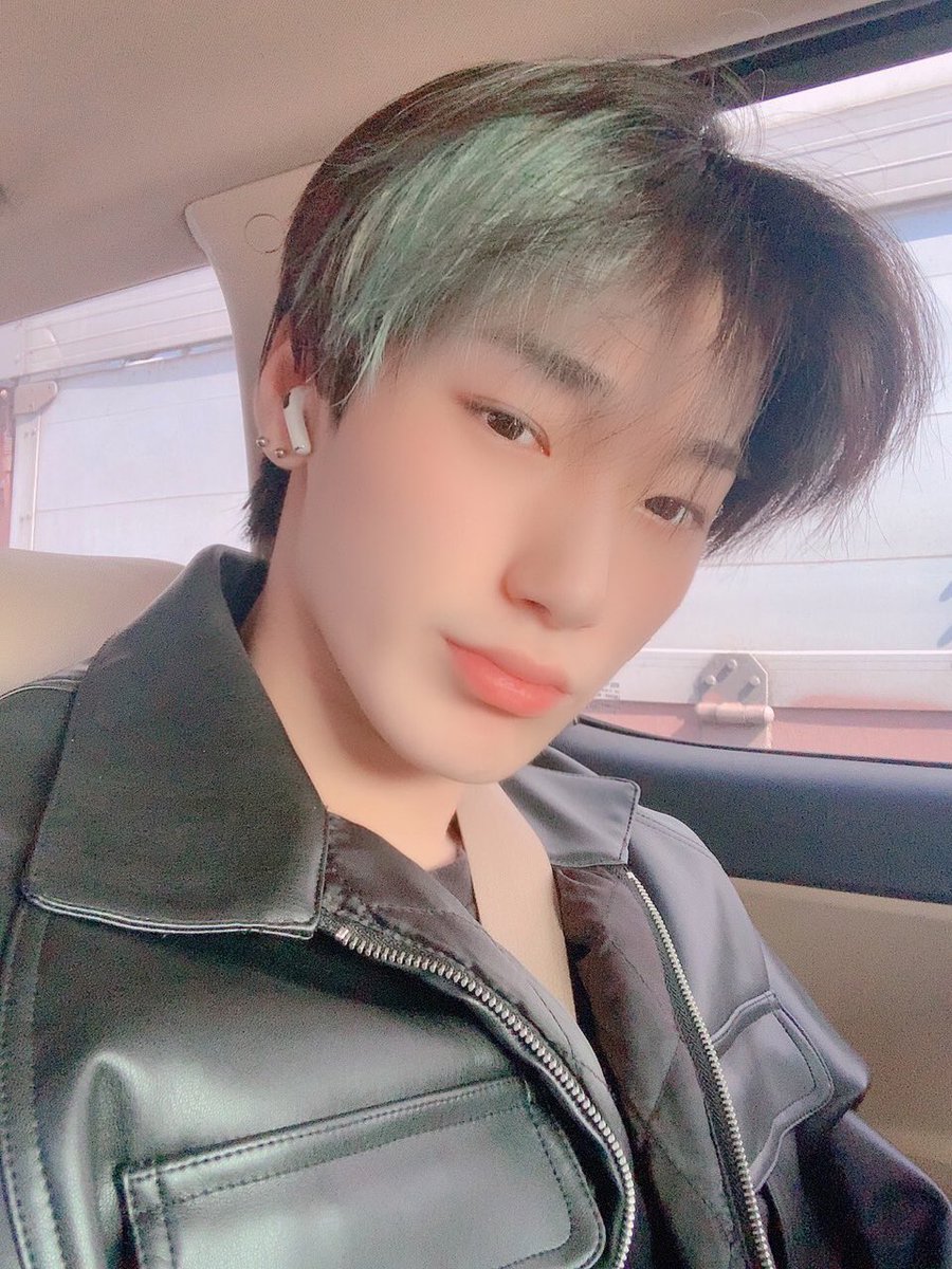 [#산] 오늘도 즐거운 하루 보내요
행복한 일만 가득할 거예요❤
#ATEEZ #에이티즈