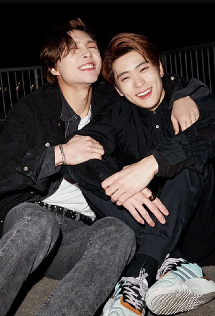 mydearjanx's tweet photo. ถ่ายแบบคู่กันมันก็จะอินเนอร์นี้รึป่าวนะ เท่ค้าบหล่อค้าบแต่เป็นแฟนกัน https://t.co/4WNW0Xn83c