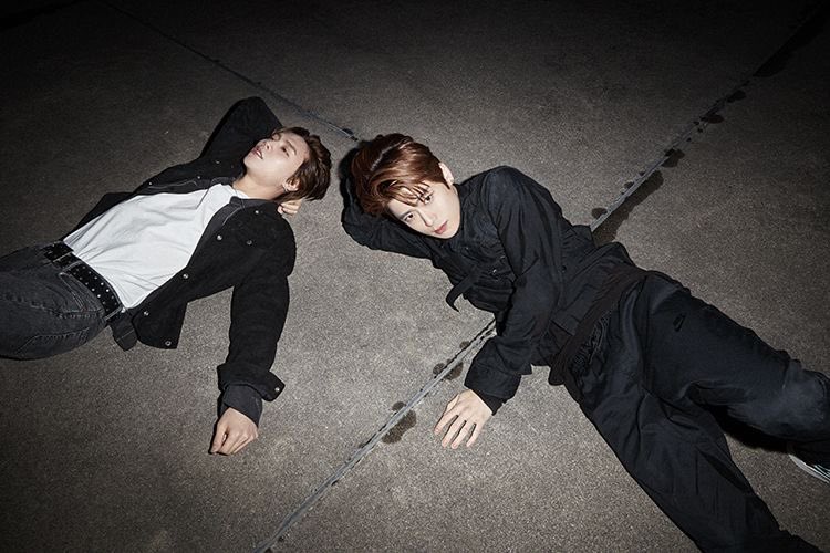 mydearjanx's tweet photo. ถ่ายแบบคู่กันมันก็จะอินเนอร์นี้รึป่าวนะ เท่ค้าบหล่อค้าบแต่เป็นแฟนกัน https://t.co/4WNW0Xn83c