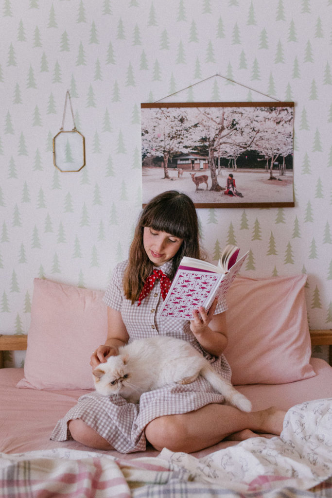 Converting our bedroom into a sweet nordic cabin using wallpaper up #ontheblog today! thecatyouandus.com/converting-our…
