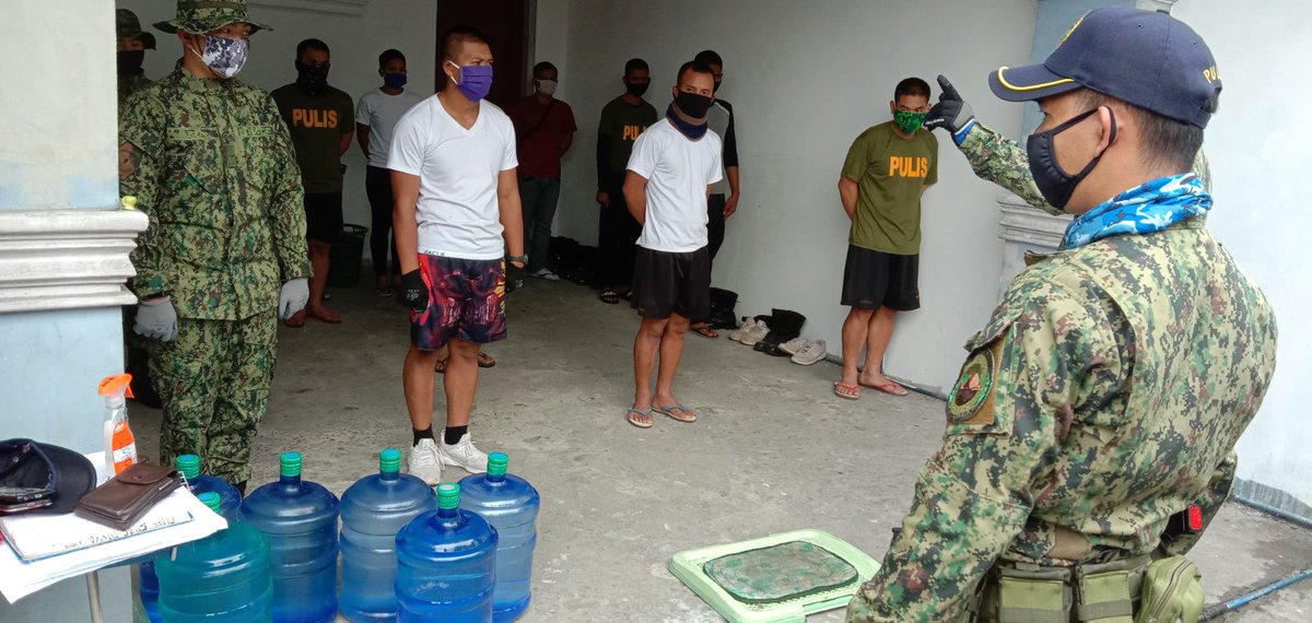 procor_r's tweet photo. What: RLDDD COR Inspection
Who: RLDDD personnel led by PLTCOL RICHARD B ALBON, ASST C, RLDDD
Where: FTP Billetting Areas
When: April 6, 2020
Why: To make sure FTPs are healthy and monitor needs that can be provided during Lockdown
@PNPChiefGamboa
@rwinp88
@LonoganGlenn https://t.co/aHNKp3xFf8