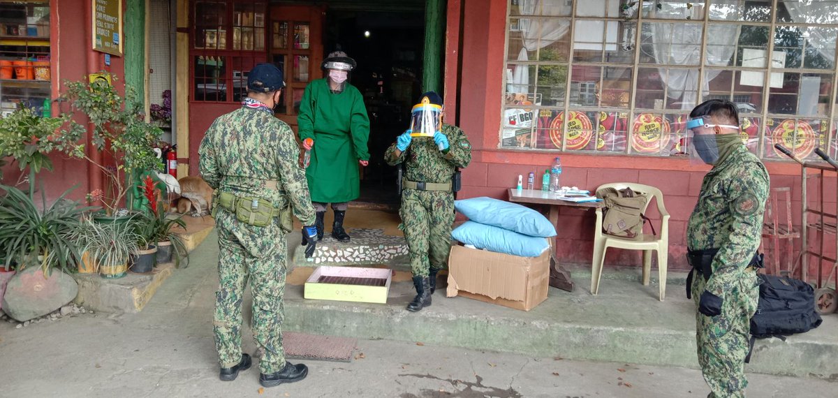procor_r's tweet photo. What: RLDDD COR Inspection
Who: RLDDD personnel led by PLTCOL RICHARD B ALBON, ASST C, RLDDD
Where: FTP Billetting Areas
When: April 6, 2020
Why: To make sure FTPs are healthy and monitor needs that can be provided during Lockdown
@PNPChiefGamboa
@rwinp88
@LonoganGlenn https://t.co/aHNKp3xFf8