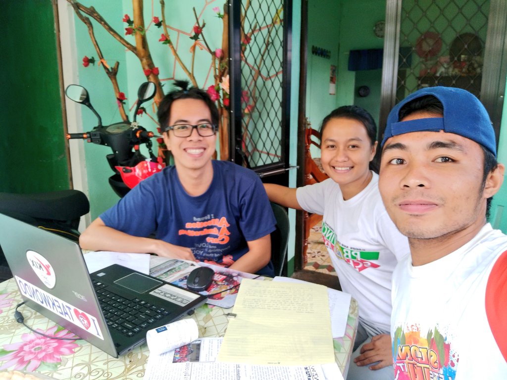 giovwxyz's tweet photo. Let's do this, teachers! 
Kaya natin 'to!👨‍🏫👩‍🏫 #SchoolPapers📰 https://t.co/363l1kzkNT