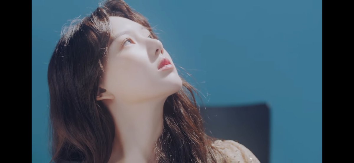 If your fav title track is Fallin' Light, you appreciate stunning rich-like visuals and you're Yerin's forehead enthusiast and an emotional otaku