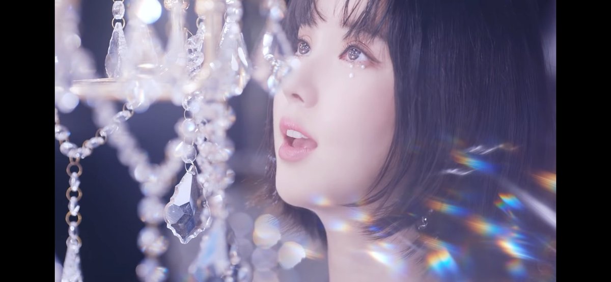 If your fav title track is Fallin' Light, you appreciate stunning rich-like visuals and you're Yerin's forehead enthusiast and an emotional otaku