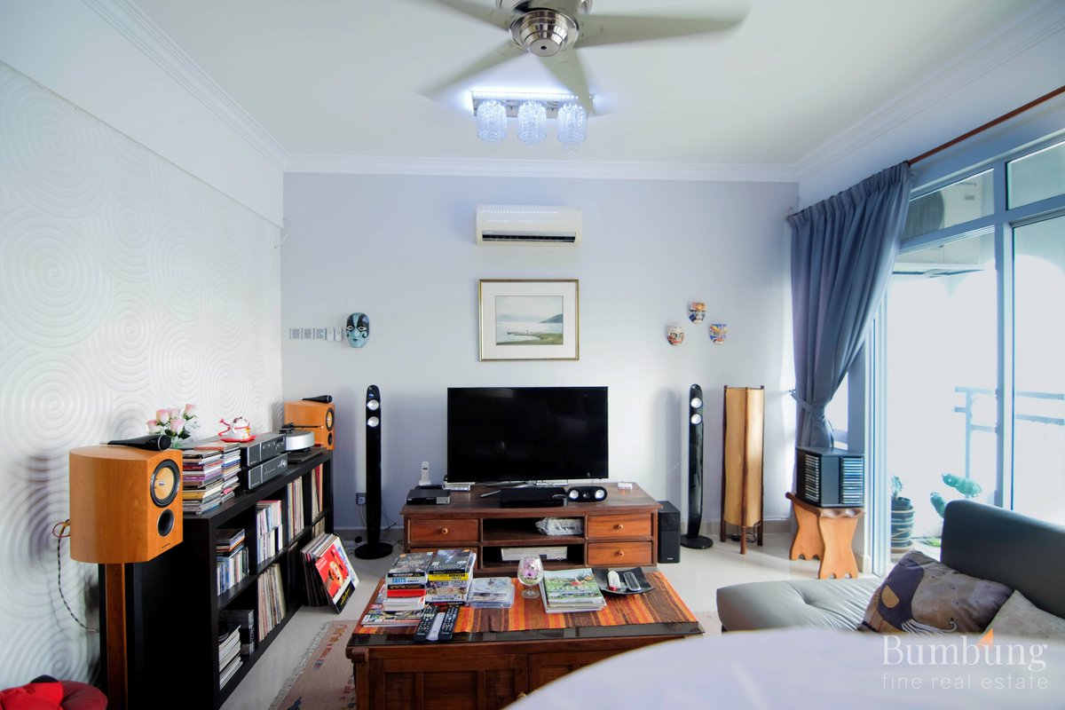 bumbungco's tweet photo. Spacious &amp; tastefully renovated Chic-style condominium in Subang Jaya. 

Tag an amazing couple to view this house!

Good Monday everyone. Let's be happy and grateful for everything. Happy hustling from https://t.co/3IaVmYDOv5. https://t.co/aEqMrcjzW5
