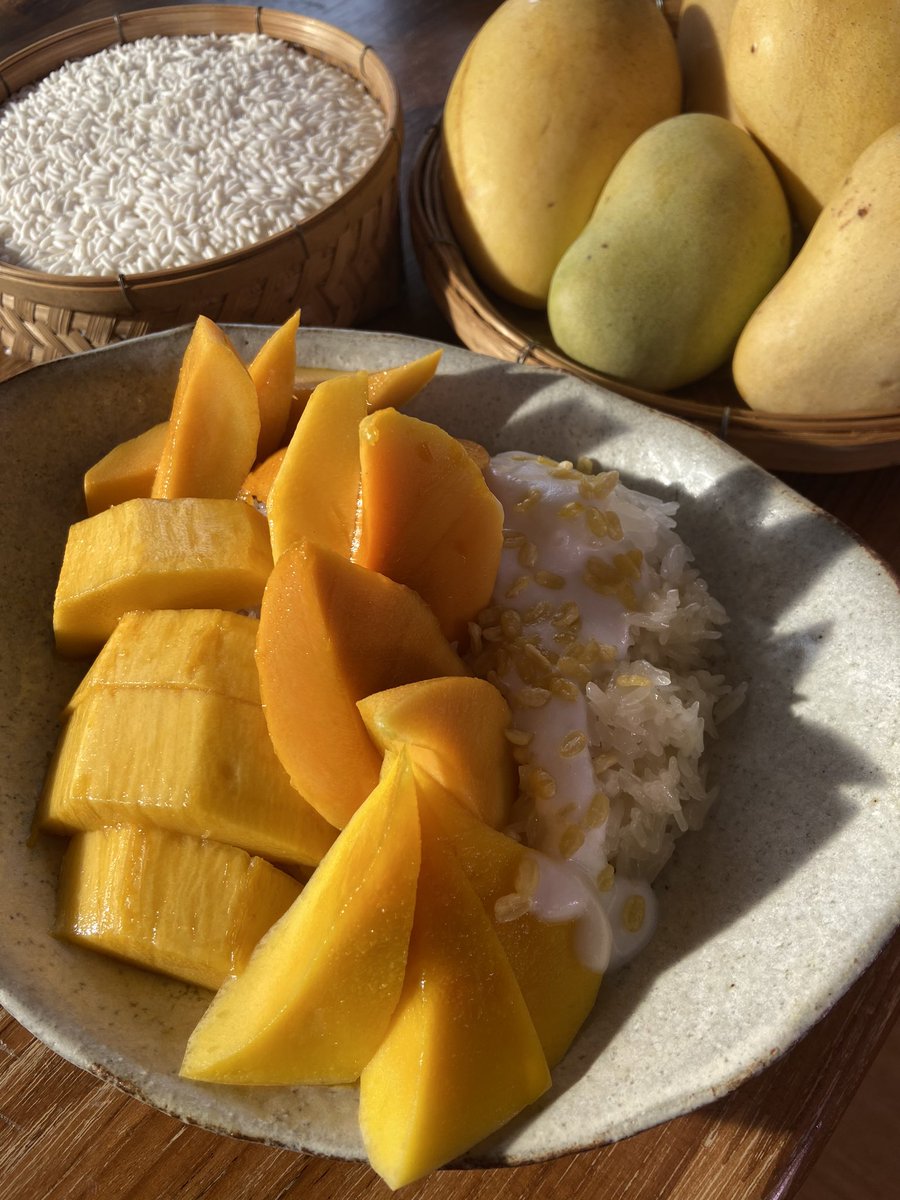 “With so many varieties of mango, to use only one type for mango and sticky rice isn’t only boring, but lazy too.”  #bkkfatty