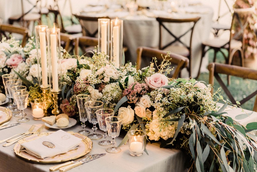 Let the right vibe shine on your big day: how to define your wedding vision blog.weddingitaly.com/2020/04/06/let…