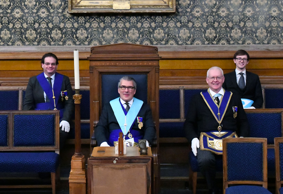 SolomonUGLE's tweet photo. 🤝📐 Minding your Masonic Ps and Qs? Read our guide to Masonic Etiquette for Masons new (and old)  here ➡️
https://t.co/dWM3uA40MP or the interactive guide here ➡️ https://t.co/GnbcNVh61E #DailyAdvancement #MasonicKnowledge #Freemasons https://t.co/pifRzaX1FG