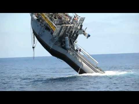 raulbr14's tweet photo. [VIDEO] Increible barco hunde su proa y se convierte en centro de investigacion. https://t.co/NuvWZhhT8l https://t.co/R2lSULNnLj