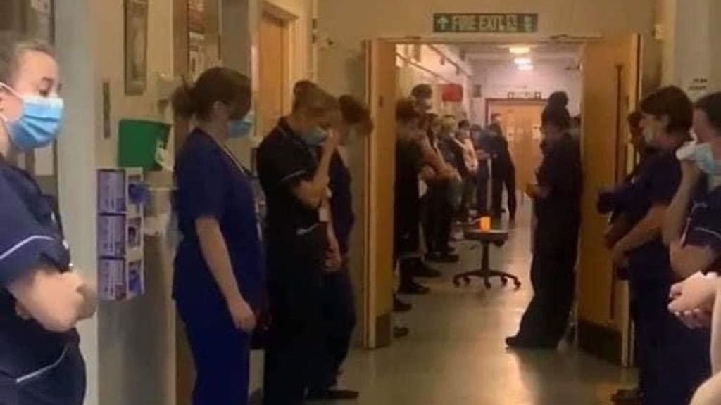 RIP NHS heroine Lynsay Coventry, who died on Thursday after contracting Covid-19. Her colleagues in Harlow lit a candle to grieve and to remember her  #NHSheroes