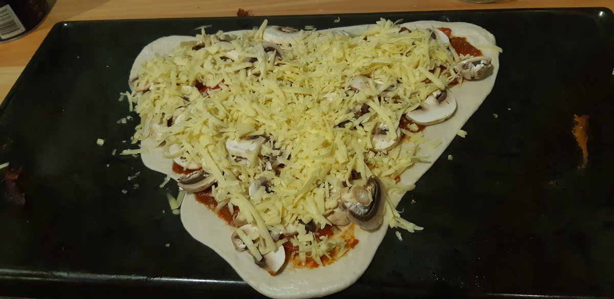 ChrisBzchris's tweet photo. When you have left over pizza dough lurking in the freezer..

#pineapplefree
#notallpizzasareround https://t.co/HB3TueqR1V
