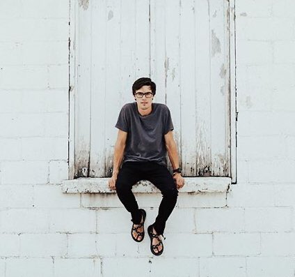 BorrettCarl's tweet photo. ๐ง#NowPlaying @tr1#1tofollow @AndyMarkMusic
#IJustWantToFly #SingerSongwriter ๐ค https://t.co/8TtNxHgF2z