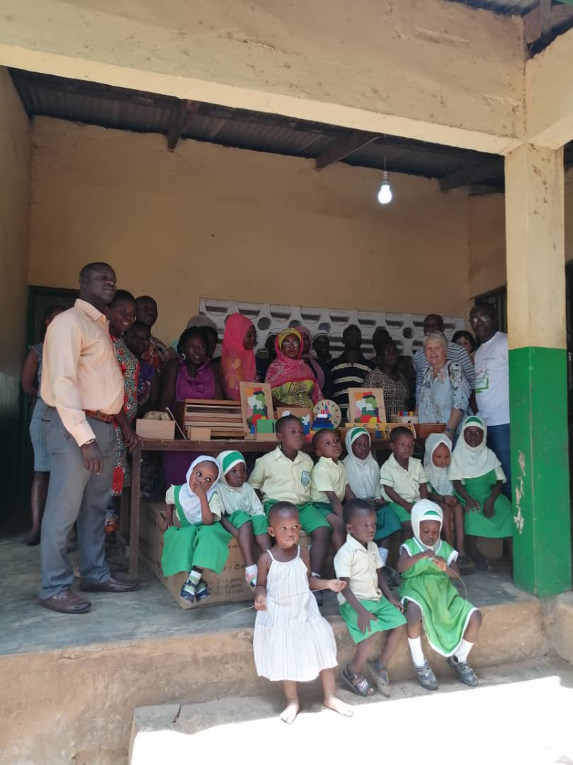 MaximNyansa's tweet photo. We recall the happy moments @ Umar Bun Hatab Islamic Basic School @ Madina. Together with our partners at @MacinaFoundati1 we did not only furnish the school with an ICT lab but also learning materials from the AMO programme. #computer4schoolsghana #ICT4dev https://t.co/AEg7Hb05Jn