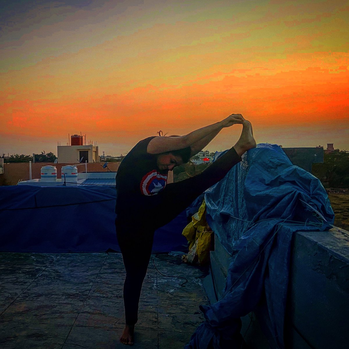 sonalagrawals's tweet photo. Yogasessions #QuarantineDiaries https://t.co/6mkBhZ0tzg