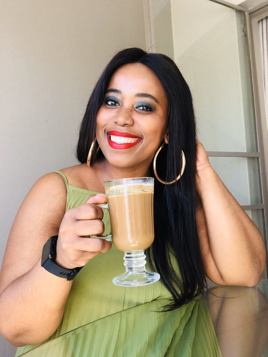 smoicles's tweet photo. Date is late so we take selfies 

#Virtualcoffeedate https://t.co/SGGOXCsIae
